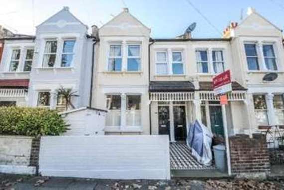 3 bedroom Flat for s...